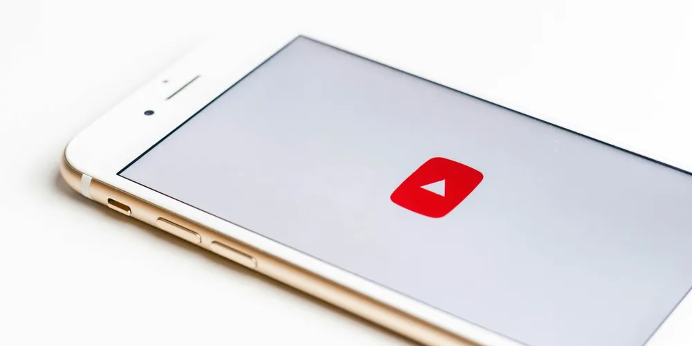 YouTubeで見たくないチャンネルをブロックして非表示にする方法【iPhoneとPC】